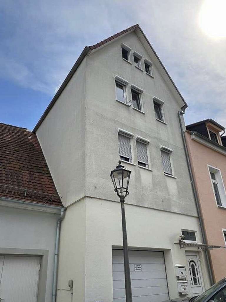 Immobilie in Hechingen - Wohnen und investieren in Hechingen – gepflegtes Haus mit zwei attraktiven Einheiten - Bild 0