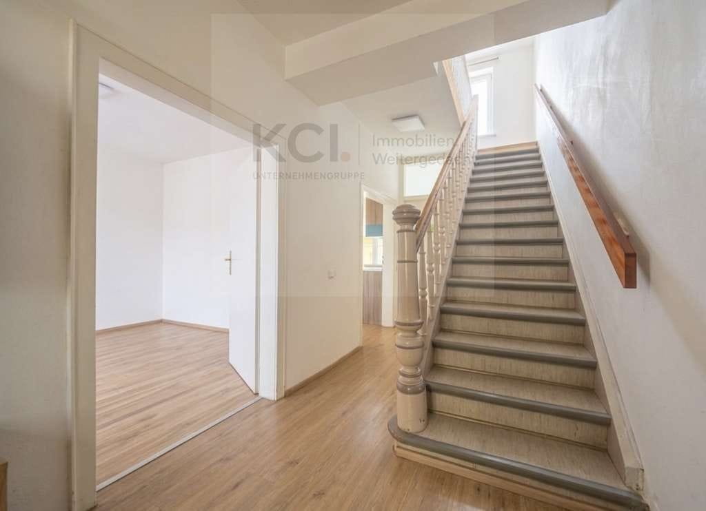 Immobilie in Immenhausen - Großzügiges Wohnhaus in ruhiger Lage mit vorbereitetem Dachgeschossausbau - Bild 2