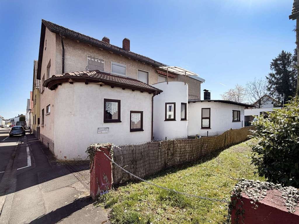 Immobilie in Bürstadt - Attraktive Erdgeschosswohnung mit Terrasse, Garten und viel Potenzial in ruhiger Lage von Bürstadt - Bild 0