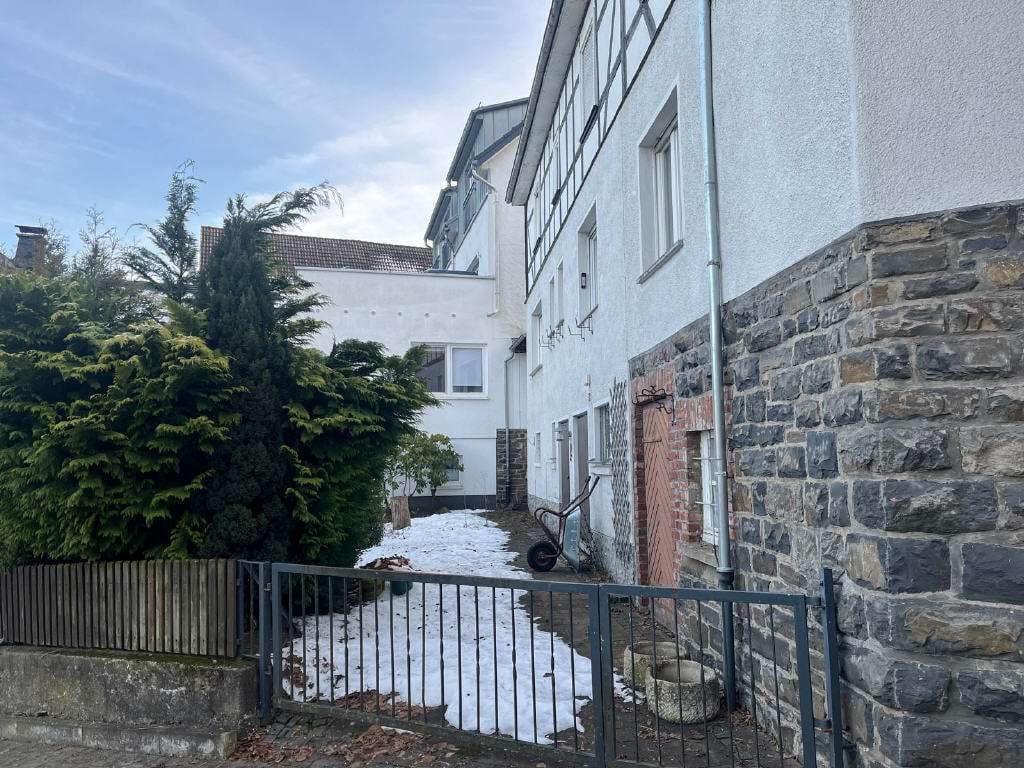 Immobilie in Hallenberg - / Ein Haus mit vielen Möglichkeiten! - Bild 4