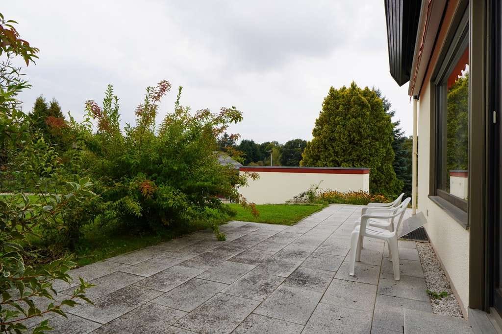 Immobilie in Warthausen - Ruhiges 1- 2 Familienhaus in Oberhöfen - Bild 1