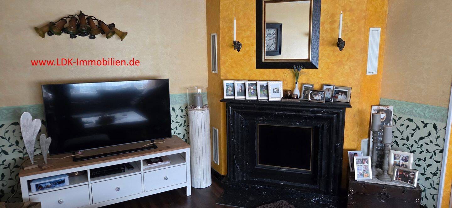 Immobilie in Eschenburg - Gepfl. EFH inkl. sep. DHH mit Scheune, Garage und Garten - Bild 4