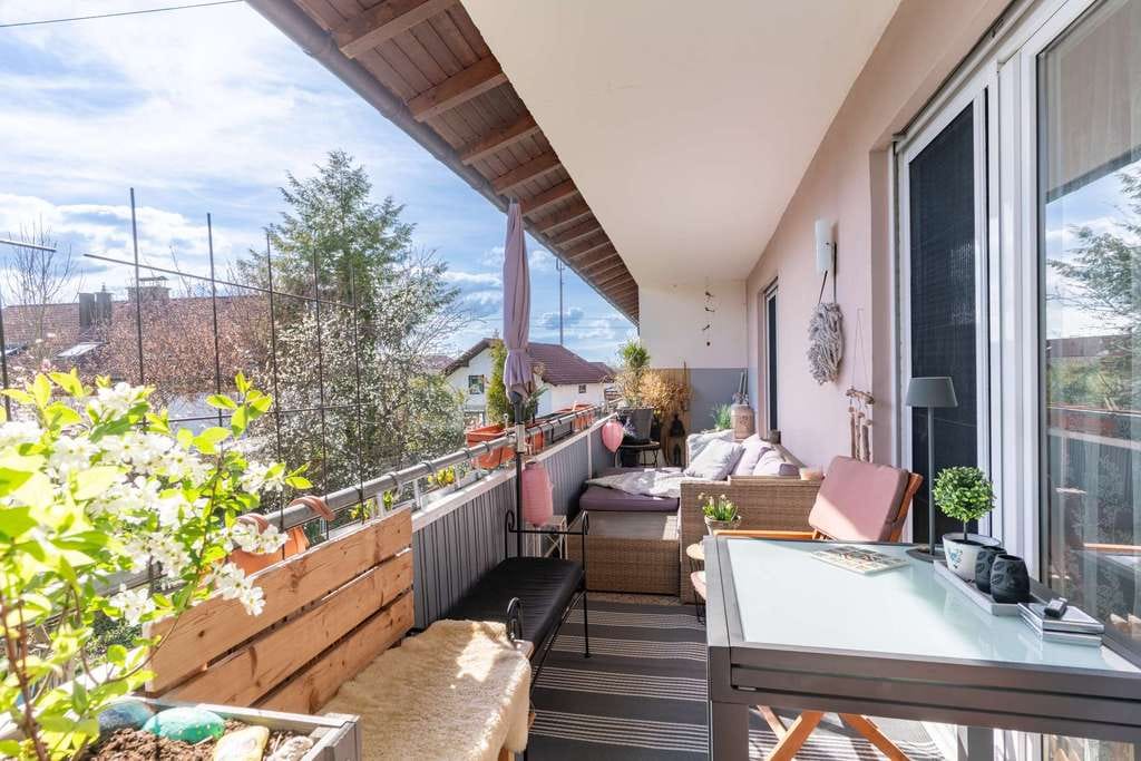 Immobilie in Betzigau - Sonnige 4-Zimmer-Wohnung mit Kamin & Südbalkon in ruhiger Lage von Betzigau - Bild 1