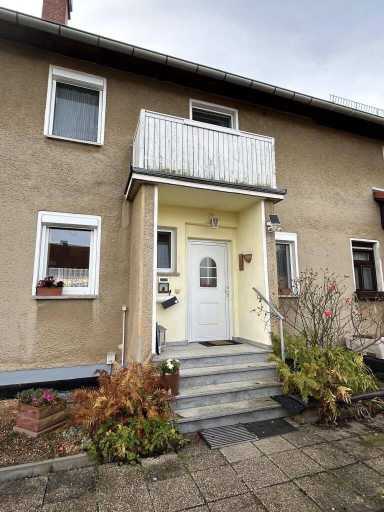 Immobilie in Crossen an der Elster - Wohnen auf dem Land - solides 1-Familienhaus mit sonnigem Garten - Bild 0