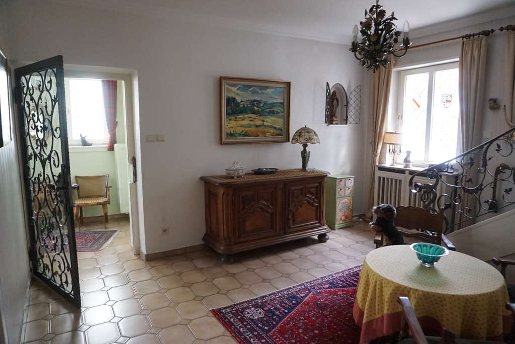 Immobilie in Bad Dürkheim - Rarität! Großes EFH mit Garten und Garage in attraktiver, stadtnaher Wohnlage in Bad Dürkheim!! - Bild 3
