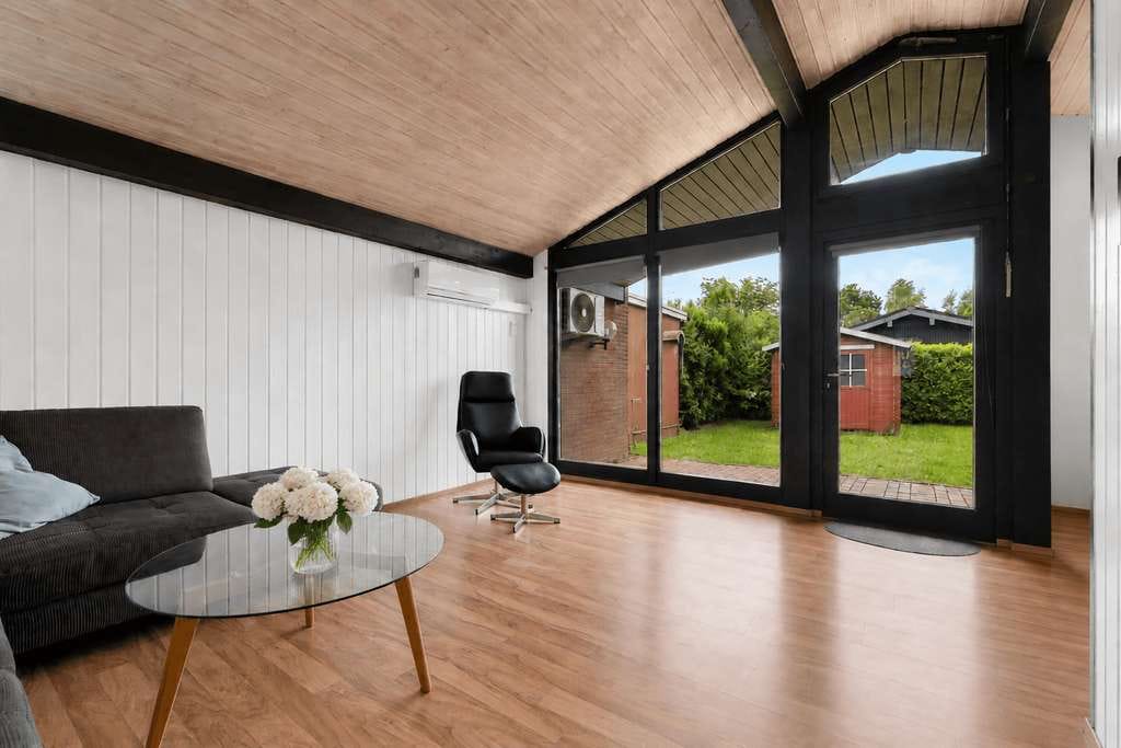 Immobilie in Butjadingen - Nur 5 Minuten zum Deich – Modernisiertes Ferienhaus mit Garten & Inventar inklusive - Bild 3