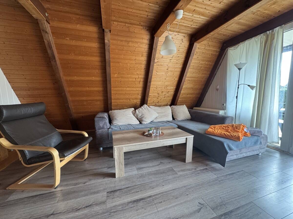 Immobilie in Butjadingen - Nur 300m zum Meer! Ihr gepflegtes und voll möbliertes Ferienhaus an der Nordsee - Bild 3