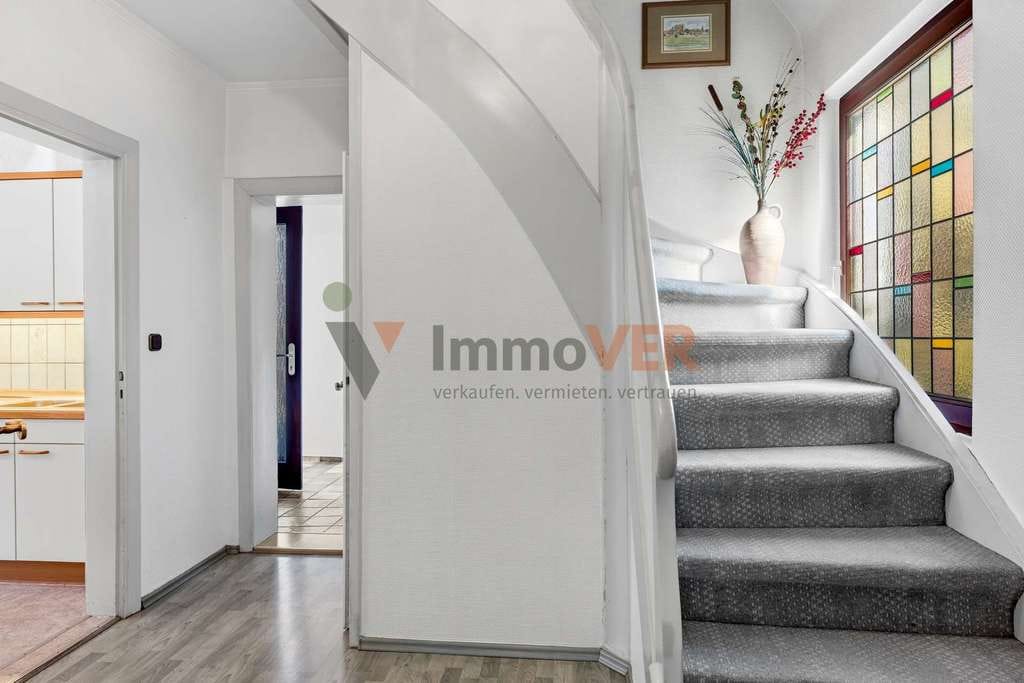Immobilie in Verden (Aller) - Freistehendes Einfamilienhaus mit Charakter und großem Entwicklungspotenzial - Bild 2