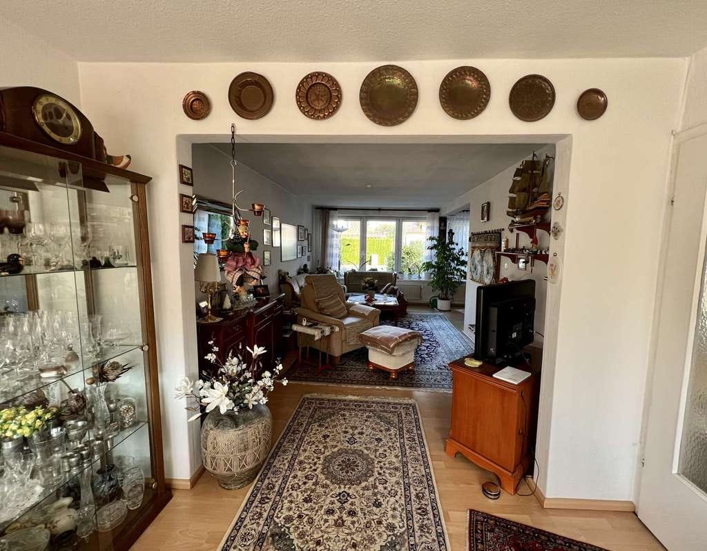 Immobilie in Henstedt-Ulzburg - Top Deal! Attraktiv einsteigen – später sanieren & entwickeln – neu vermieten o. Gewinn realisieren - Bild 3