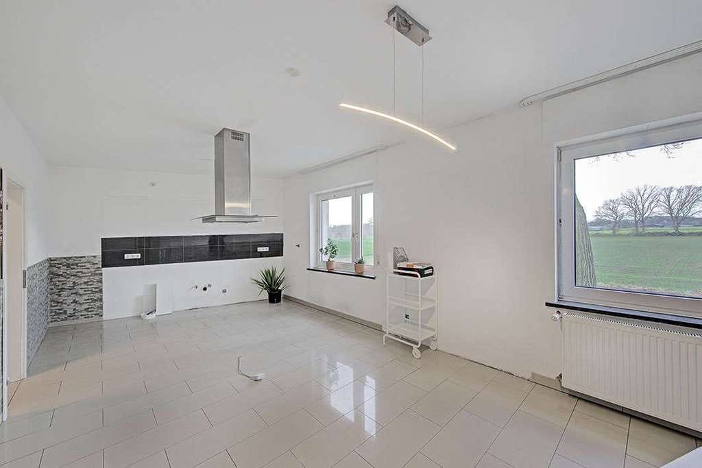 Immobilie in Waltrop - Wohnen mit Urlaubsgefühl: Modernisiertes Haus mit Pool und Garten - Bild 4