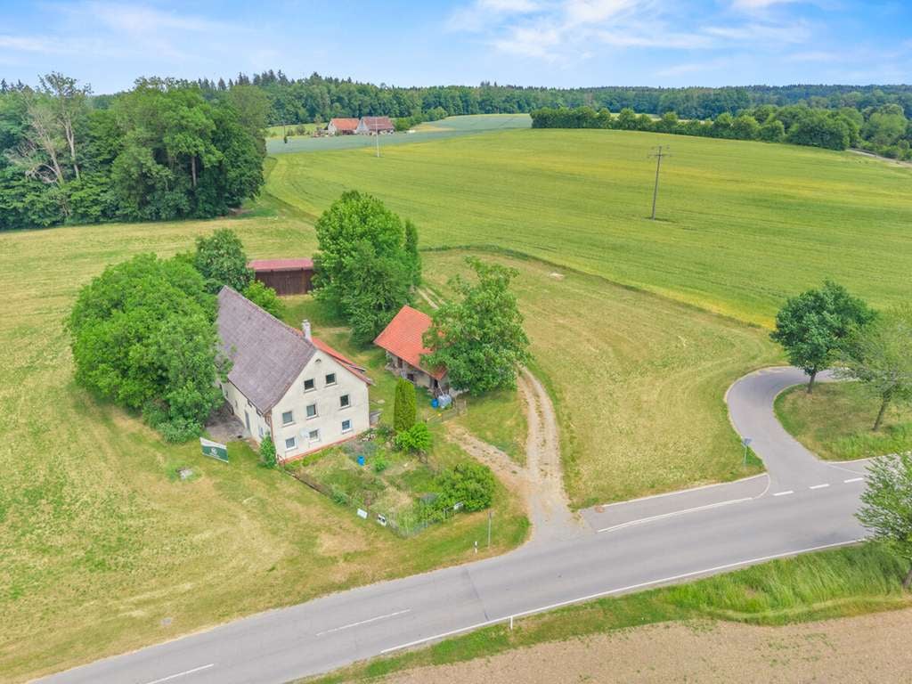 Immobilie in Baindt - Alleinlage bei Baindt – Sanierungsbedürftiges Hofanwesen mit Halle & Ökonomiegebäude - Bild 3