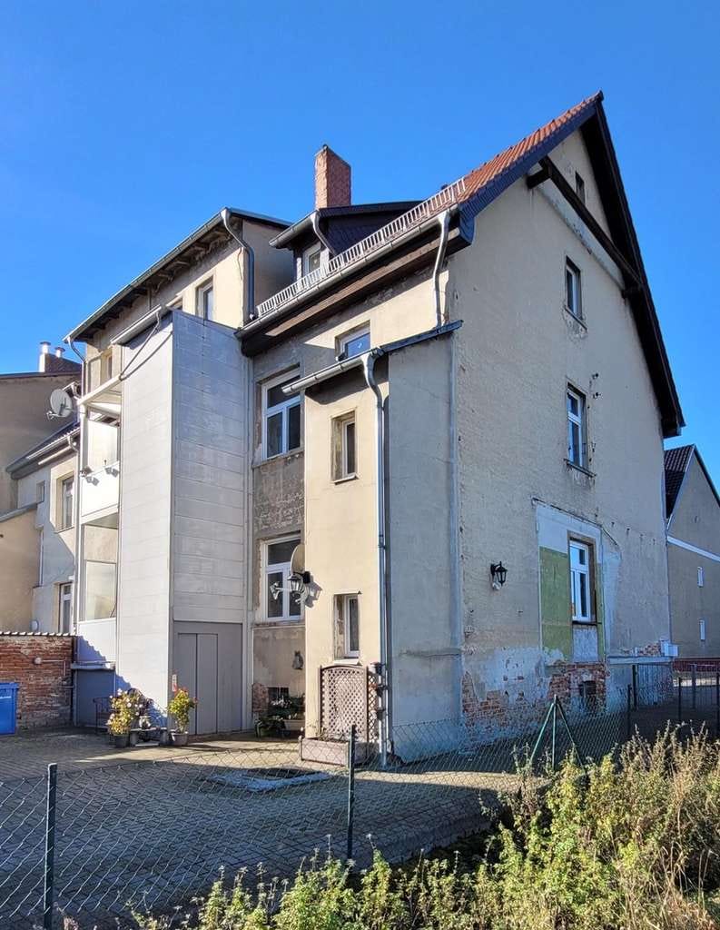 Immobilie in Ballenstedt - Barrierefrei wohnen in Zweifamilienhaus mit Lift, Garten & Autostellplätze - Bild 1