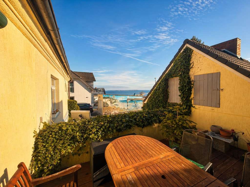 Immobilie in Sassnitz - Doppelhaushälfte mit 2 Wohneinheiten, Dachterrasse und Ostseeblick in Sassnitz - Bild 2