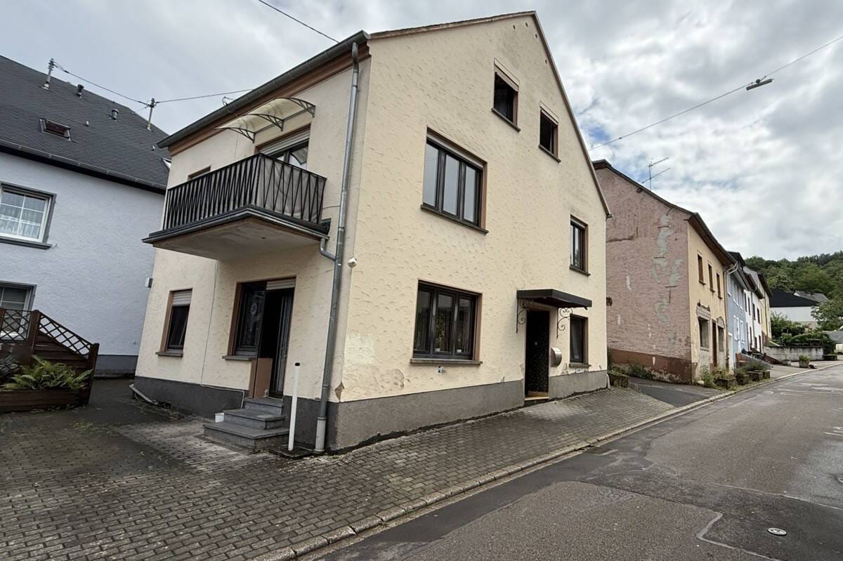 Immobilie in Kenn - Kapitalanleger aufgepasst - Mehrfamilienhaus in Kenn mit drei Wohneinheiten - Bild 0