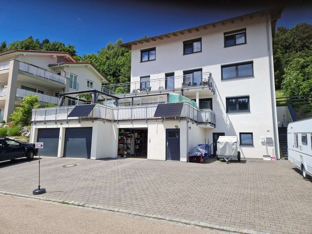 Immobilie in Lindenberg im Allgäu - Wo gibts denn so was?
Neuwertige hausähnliche
9-Zimmer-ETW in kleiner Einheit - Bild 0