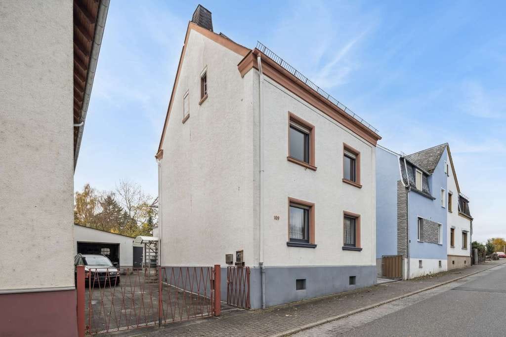 Immobilie in Elz - Großzügiges Einfamilienhaus vielseitig nutzbar - Bild 0