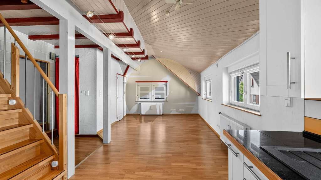 Immobilie in Achern - Wohnen mit Charakter – sofort bezugsbereite Maisonettewohnung im Herzen von Achern - Bild 2