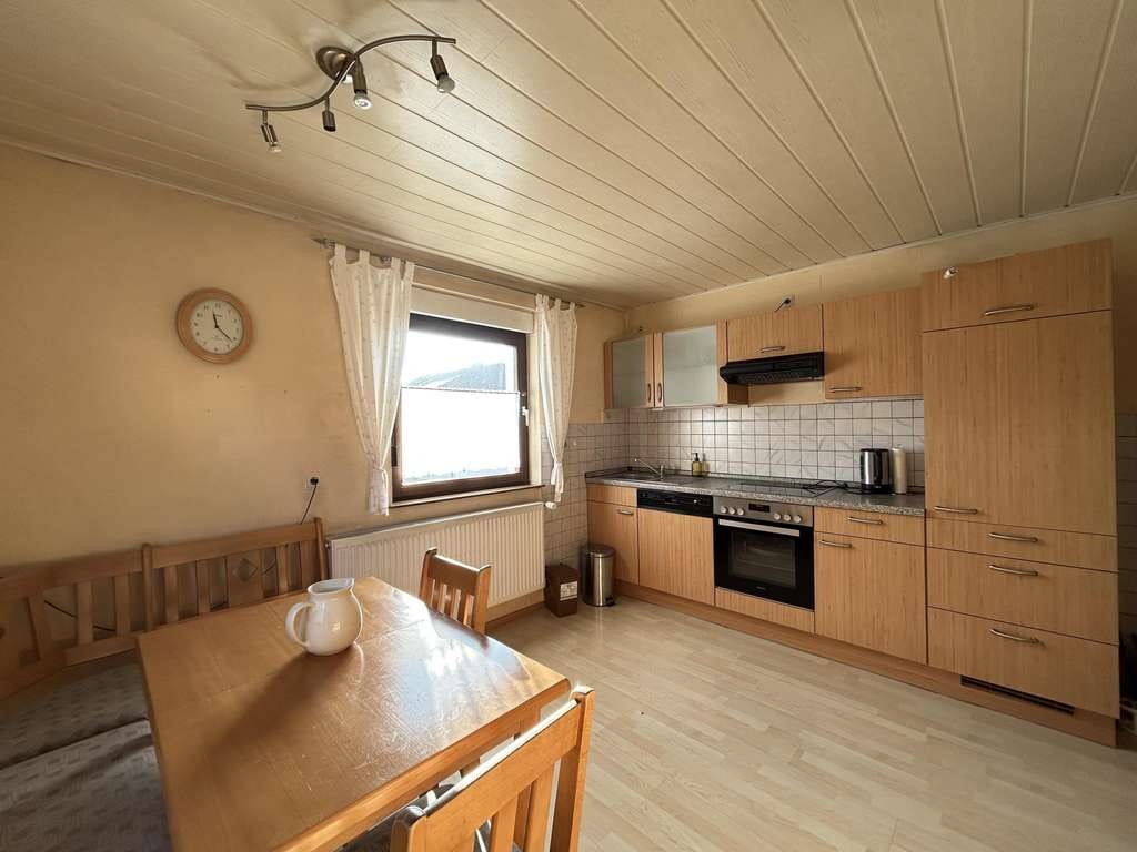 Immobilie in Partenstein - Großzügiges Einfamilienhaus mit vielseitigem Raumangebot und Garten - Bild 4