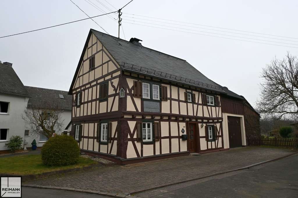 Immobilie in Boppard - Charmantes Fachwerkhaus mit neuer Technik, Scheune und großem Garten - Bild 0