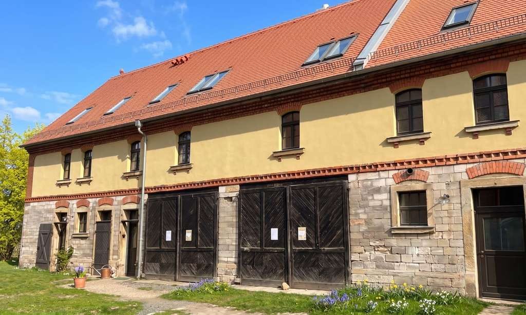 Immobilie in Elstertrebnitz - Historisch und modernisiert - Reihenhaus mit Loftpotenzial in ehemaliger Scheune in Elstertrebnitz - Bild 2