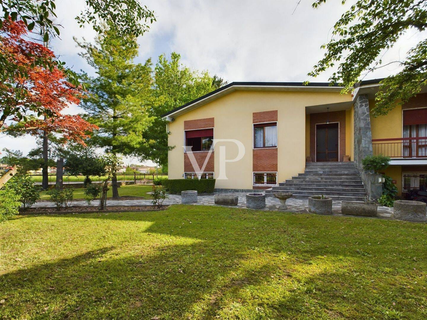 Immobilie in Nortmoor - Villa auf zwei Ebenen mit großem Privatgarten und Doppelgarage - Bild 1