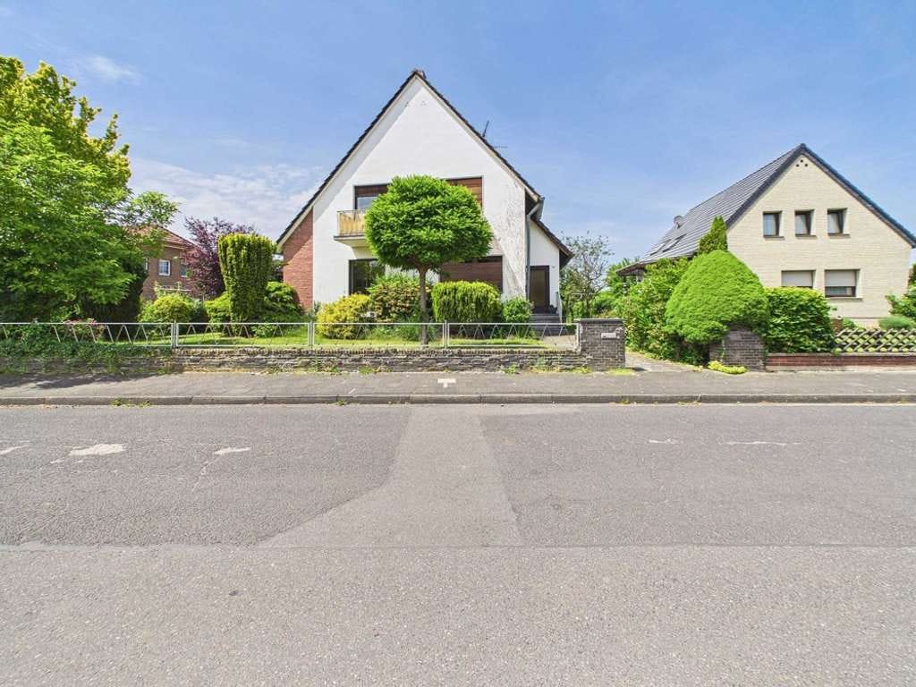 Immobilie in Kreuzau - Großzügiges Wohnhaus in ruhiger Ortslage von Kreuzau-Stockheim - Bild 1
