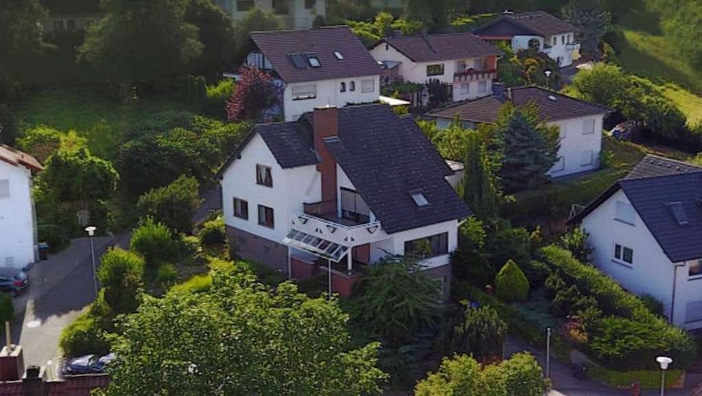 Immobilie in Laubenheim - Einfamilienhaus mit Einliegerwohnung - Bild 0
