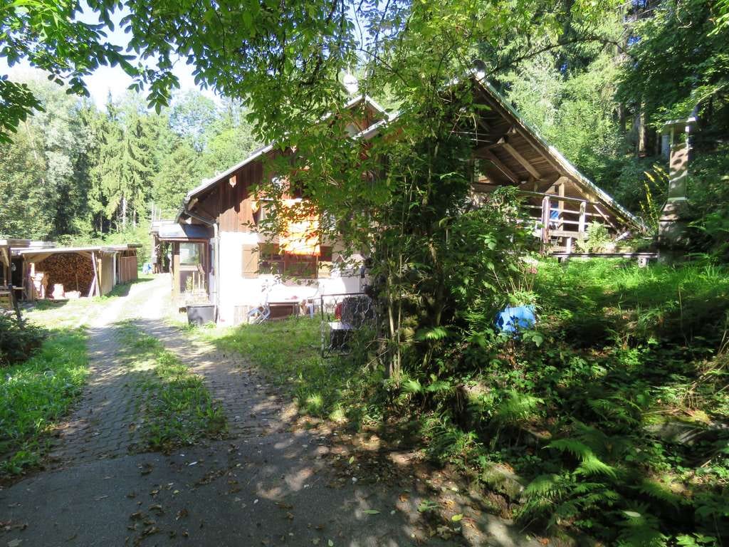 Immobilie in Bernried - Anwesen in absoluter Alleinlage umgeben vom eigenen Wald m. Fernsicht Nähe Schloss Egg - Bild 2