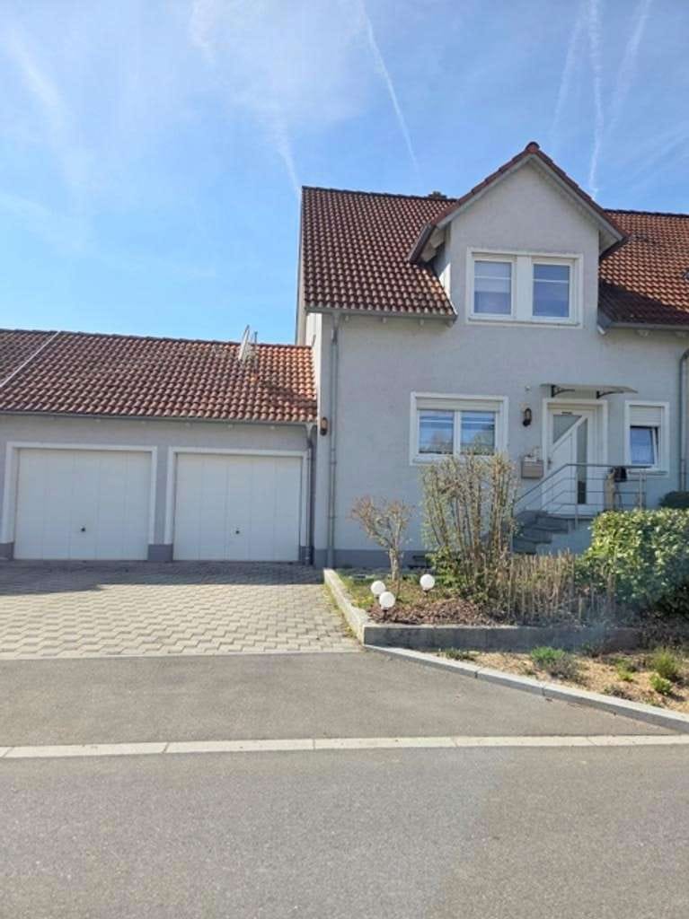 Immobilie in Teublitz - Sofort einziehen! Helles, gepflegtes  Raumwunder mit Einliegerwohnung, Doppelgarage, in toller Lage! - Bild 0