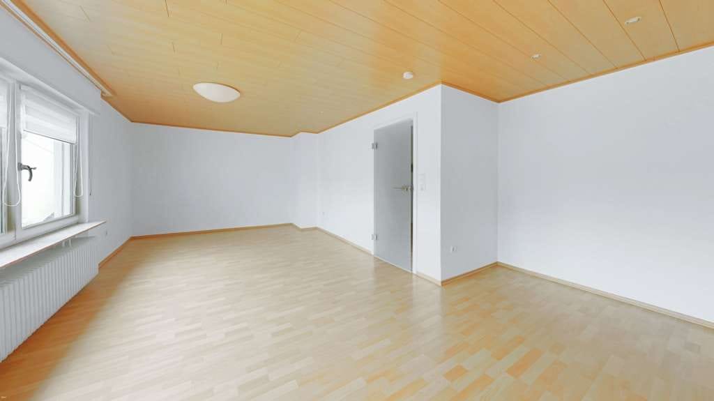 Immobilie in Steinwenden - 3-Familienhaus mit Garage, Terrasse und Eingang von zwei Seiten - kurzfristig bezugsfertig - Bild 3