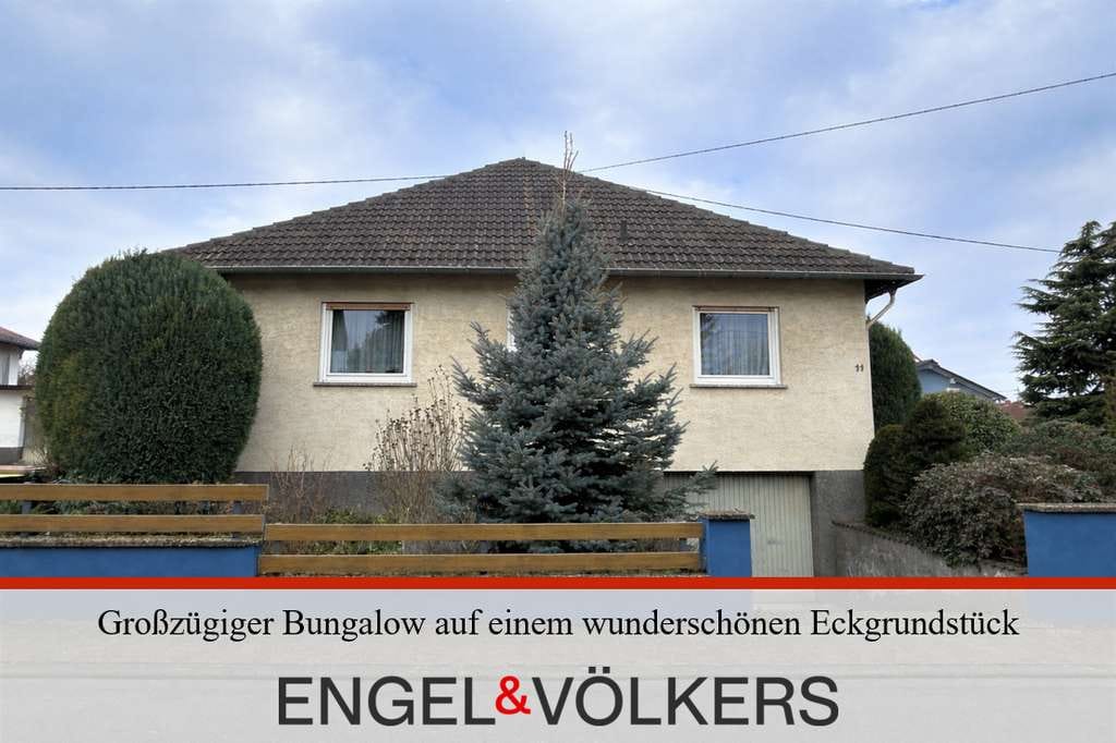 Immobilie in Undenheim - Großzügiger Bungalow auf einem wunderschönen Eckgrundstück - Bild 0