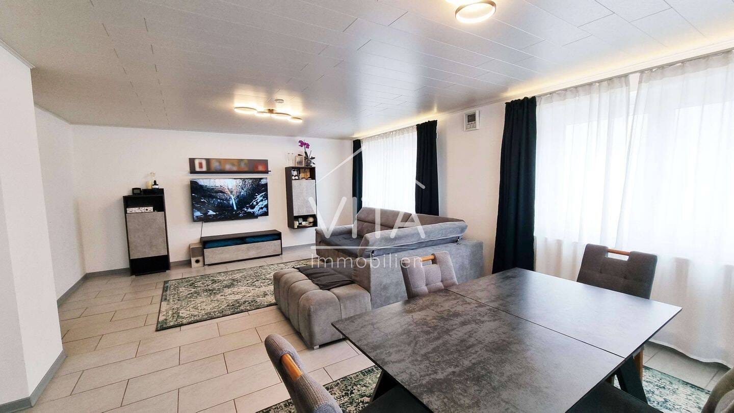 Immobilie in Mulfingen - Stilvolles Einfamilienhaus mit Südterrasse, Scheune und vielseitigem Raumangebot - Bild 2