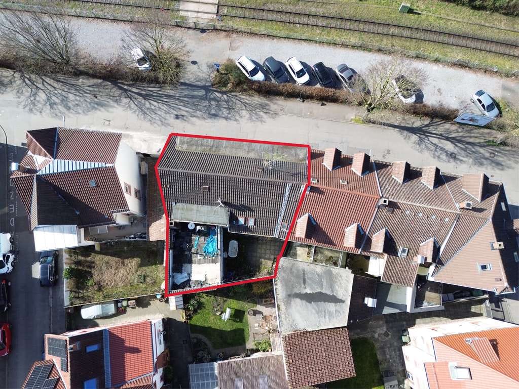 Immobilie in Weinheim - Vom Bestand zum Renditeobjekt – Projektentwicklung mit genehmigter Wohnraumschaffung - Bild 1