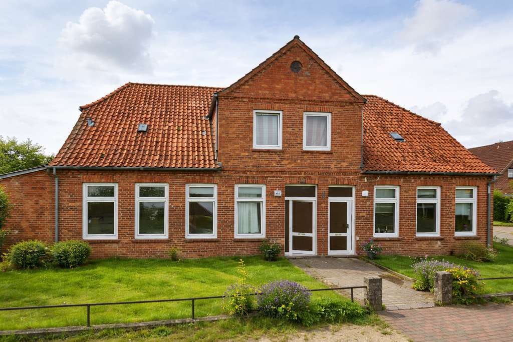 Immobilie in Stockelsdorf - Mehrfamilienhaus oder großes EFH mit großem Grundstück in Stockelsdorf-Dissau - Bild 0