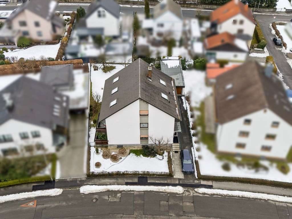 Immobilie in Neustadt bei Coburg - Attraktives 3-Familienhaus mit großzügigem Grundstück in Neustadt bei Coburg - Bild 1