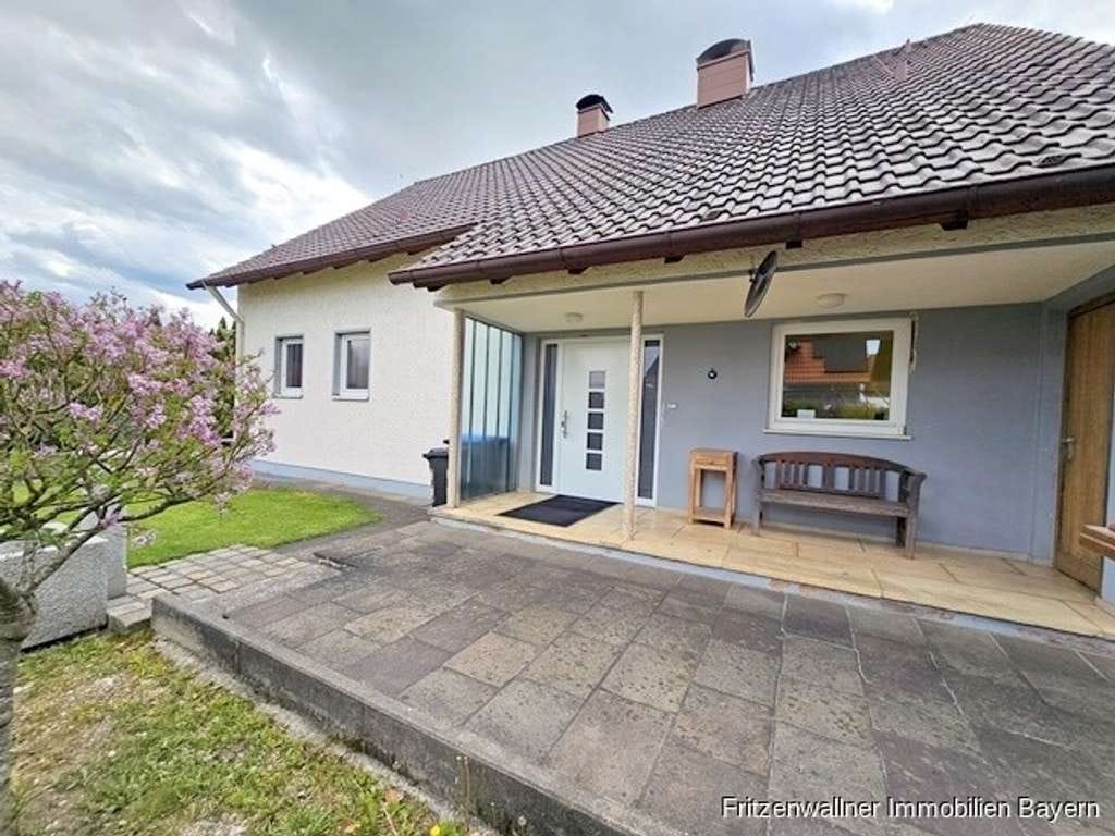Immobilie in Großaitingen - „Familientraum mit Pool & großem Traumgrundstück in ruhiger Wohnlage“ - Bild 0
