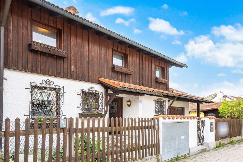 Immobilie in Putzbrunn - Charmantes Reihenendhaus in Putzbrunn/ Waldkolonie - Einliegerwohnung möglich - Bild 1