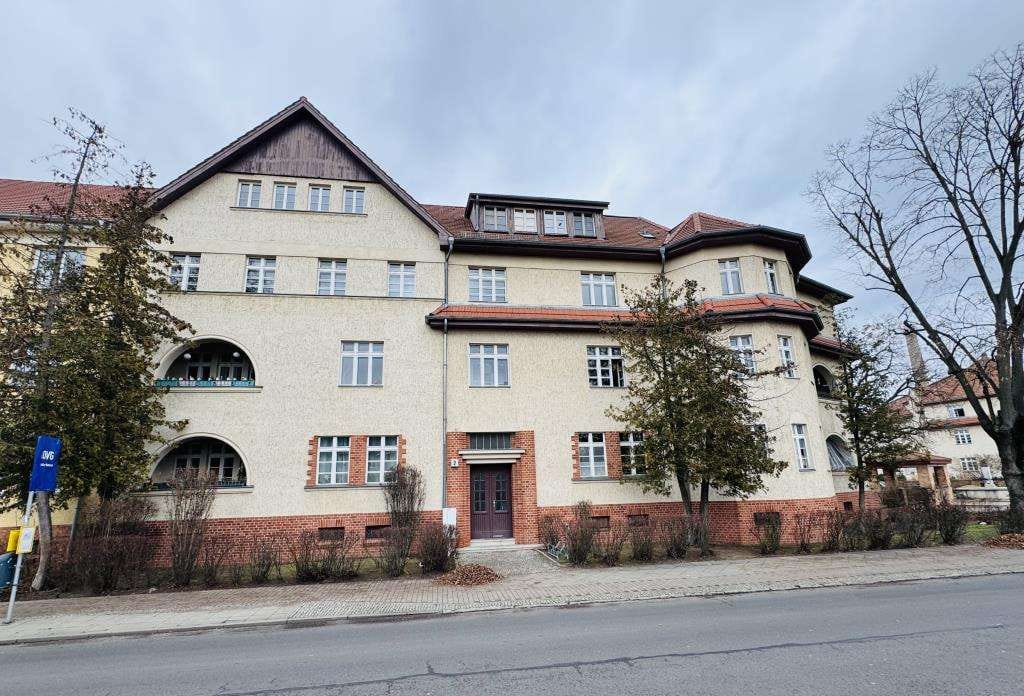 Immobilie in Hennigsdorf - Henningsdorf: Großzügige 4-Zimmer- Wohnung - frei - Bild 0