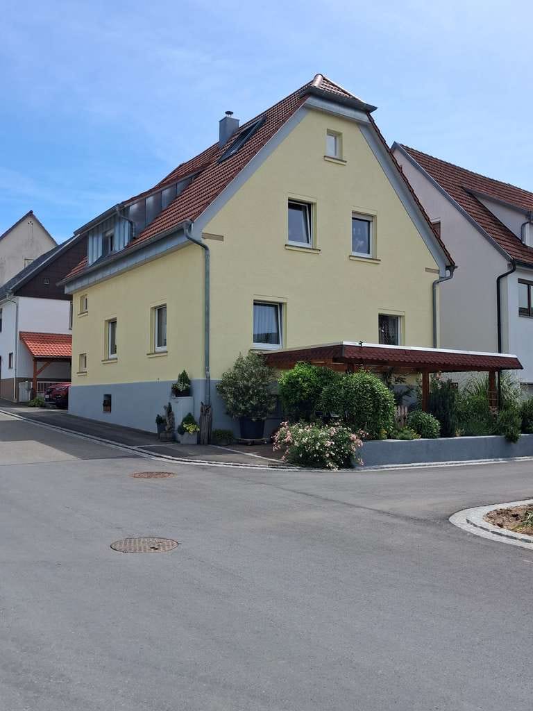Immobilie in Mundelsheim - Raumwunder mit Blick auf die Weinberge - Bild 1