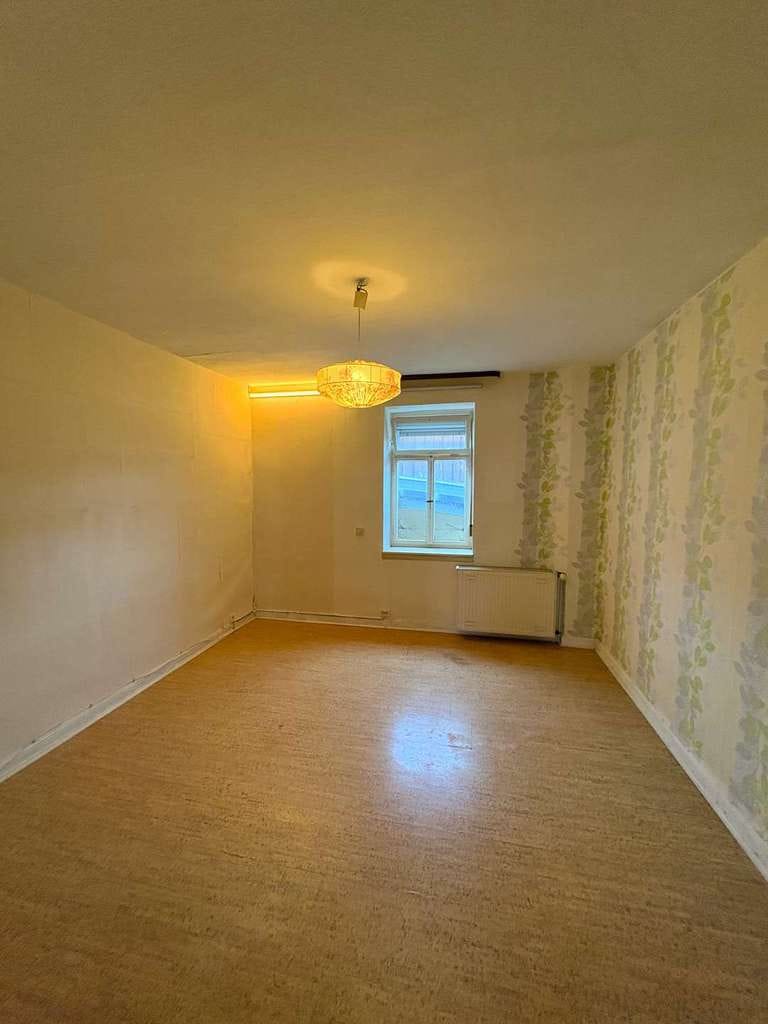 Immobilie in Gelnhausen - Raum für Ideen: Sanierungsbedürftiges Familienhaus mit Garten und Nebengebäuden in Gelnhausen/Roth - Bild 4
