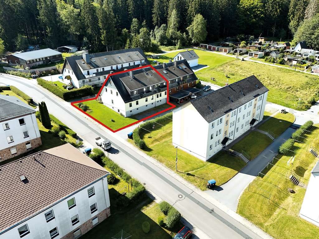 Immobilie in Breitenbrunn/Erzgebirge - Saniertes, vermietetes Mehrfamilienhaus in halboffener Bauweise - Bild 1