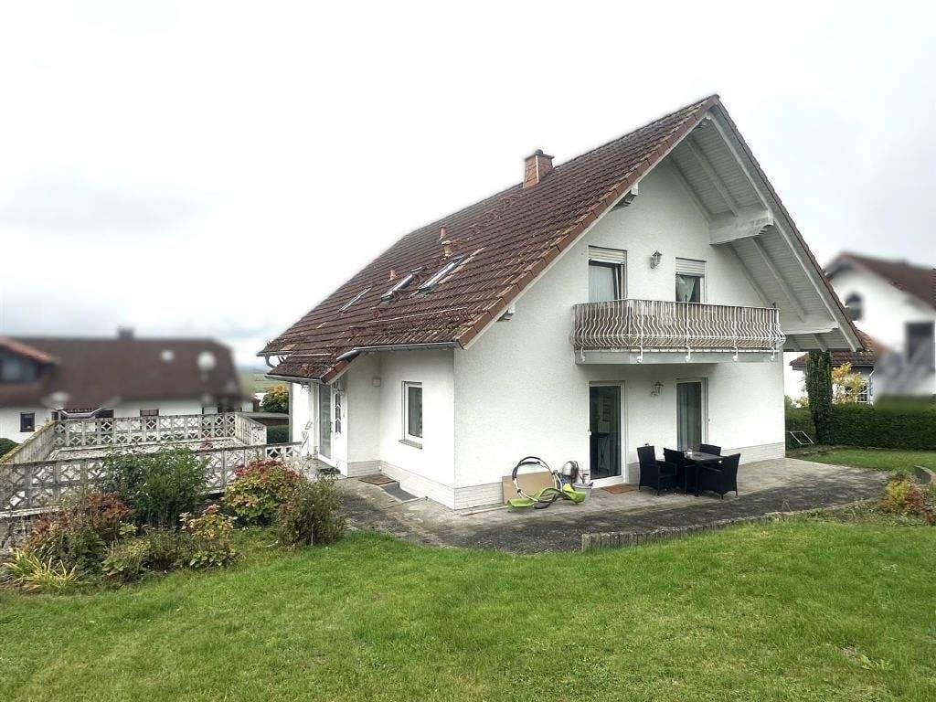 Immobilie in Battenberg - Neuwertiges Dreifamilienwohnhaus in Battenberg (Eder) - Bild 2