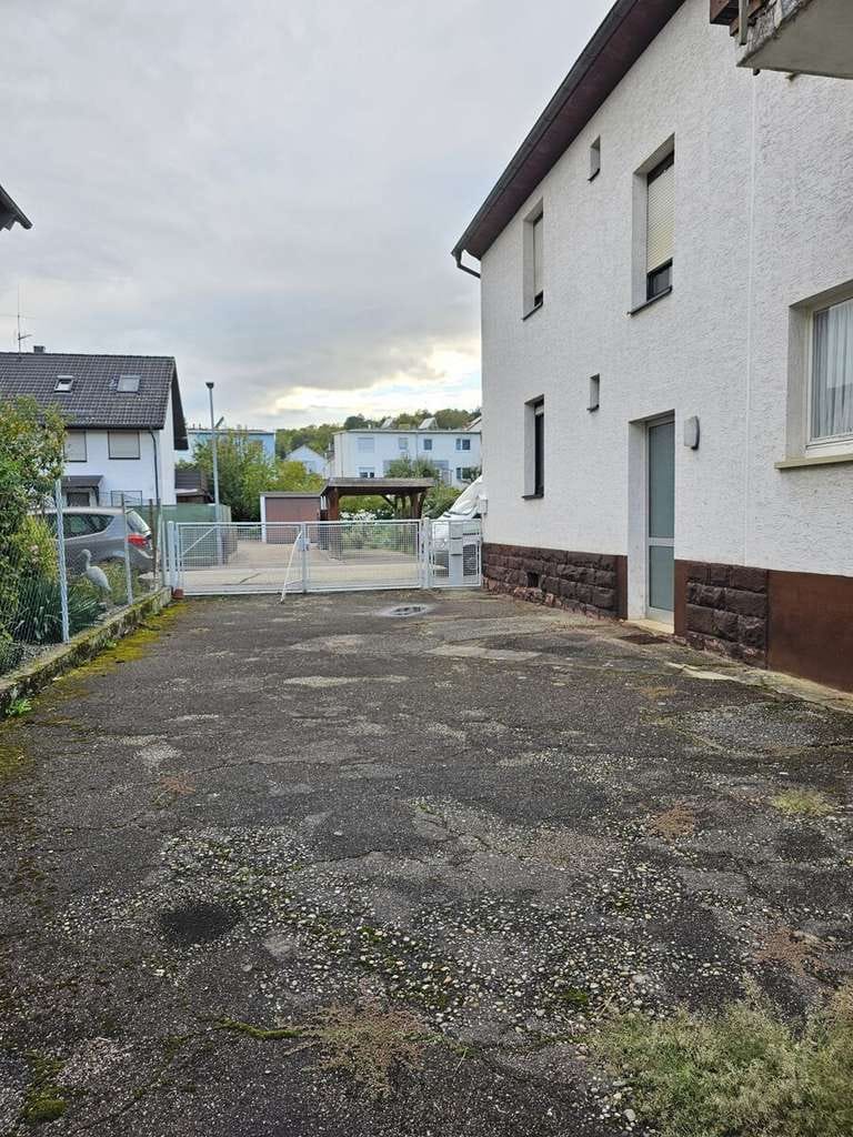 Immobilie in Kämpfelbach - **Kämpfelbach-Bilfingen, schönes 2-FH für den Selbstrenovierer mit Garage und großem Innenhof** - Bild 3