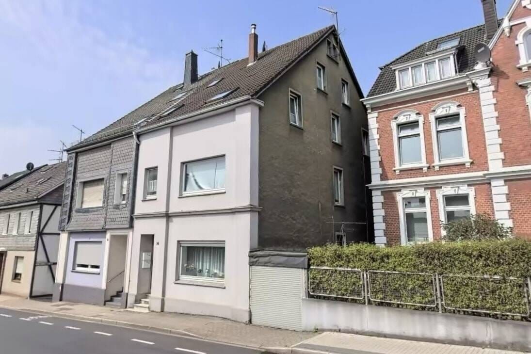 Immobilie in Wülfrath - Charmantes Mehrfamilienhaus mit Potenzial in Wülfrath - renovierungsbedürftig! - Bild 0