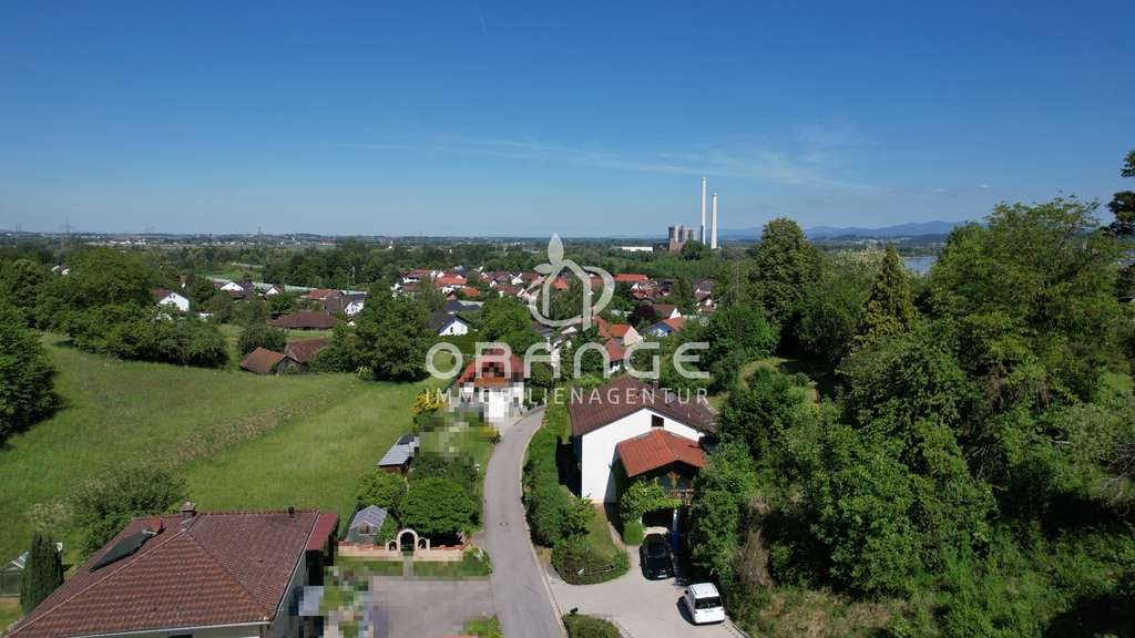 Immobilie in Vilshofen an der Donau - ***CHARMANTES EFH/ZFH MIT POTENZIAL, VIEL PLATZ, GROßEM GRUNDSTÜCK & WINTERGARTEN IN RUHIGER LAGE*** - Bild 3