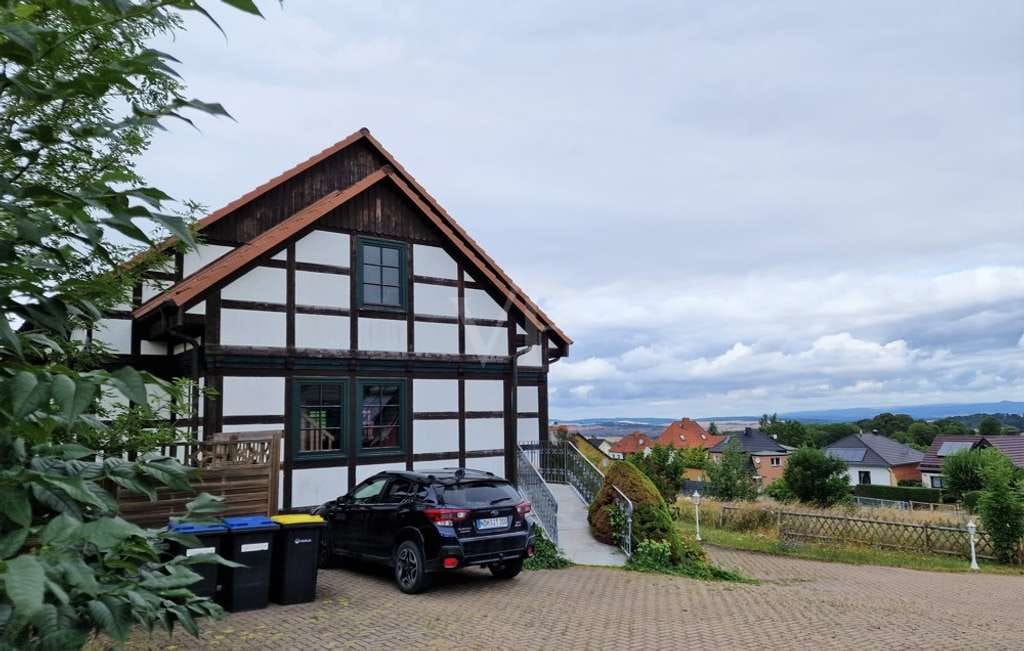 Immobilie in Großlohra - Wunderschönes freistehendes
Fachwerkhaus mit Brockenblick in
Großlohra - mit Erbbaurechtsgrundstüc - Bild 2