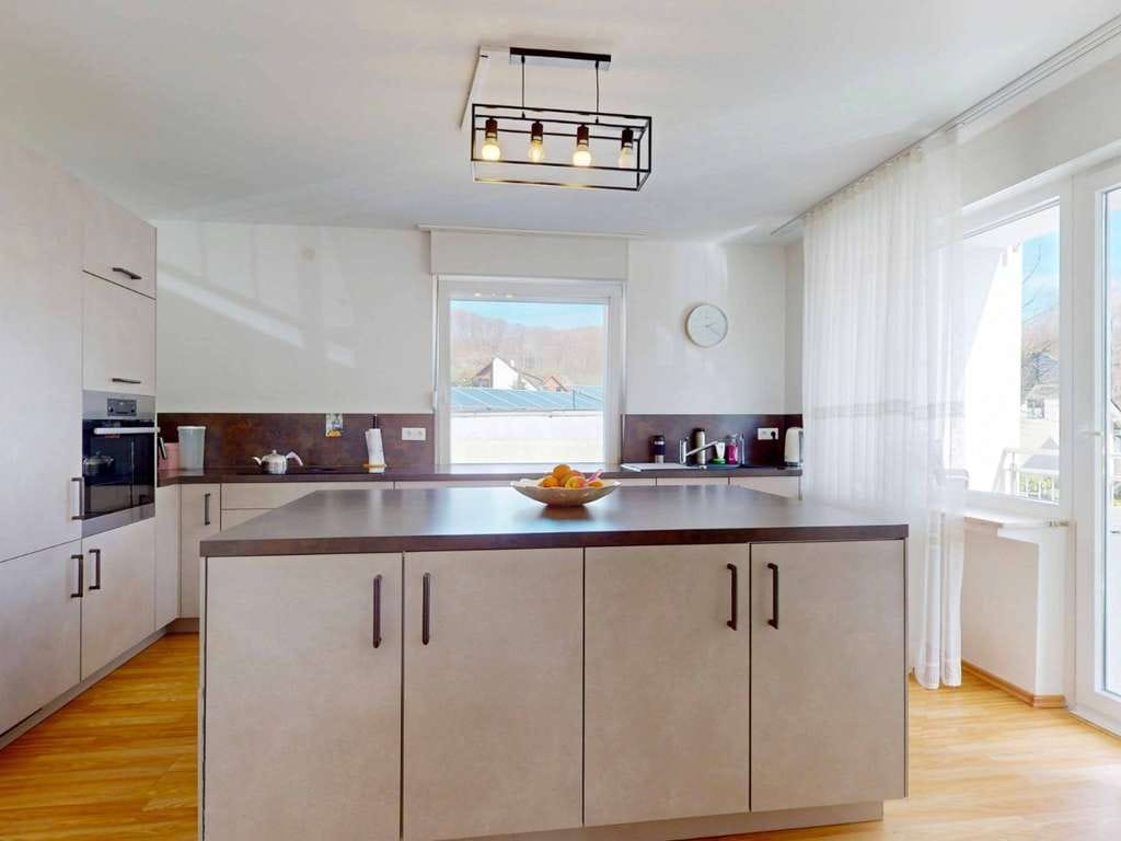 Immobilie in Schlangen - Modernisiertes 3-Familienhaus mit 363 m² Wohnfläche, großem Grundstück und flexibler Nutzung - Bild 4