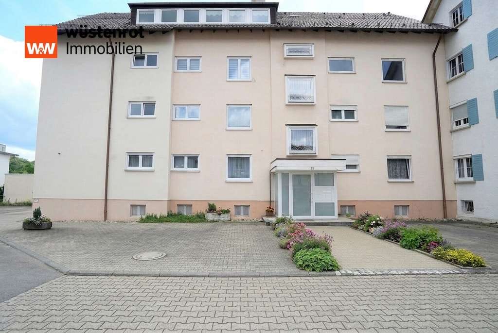 Immobilie in Ochsenhausen - Sonniger Balkon, Stellplatz und viel Potenzial – 2-Zimmer-Wohnung in Ochsenhausen - Bild 4