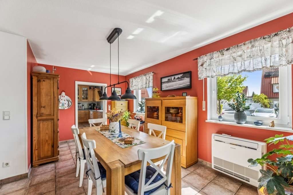 Immobilie in Seukendorf - Neuwertiges Drei-Giebel-Haus * Doppelhaushälfte zum Kauf auf Nießbrauchbasis - Bild 3