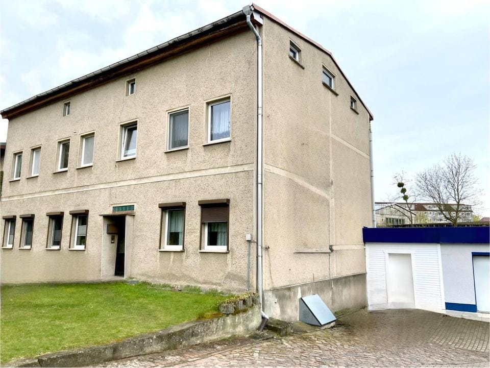 Immobilie in Anklam - Kernsaniertes Mehrfamilienhaus mit Gewerbeanbau und 8,2% Rendite - Bild 0
